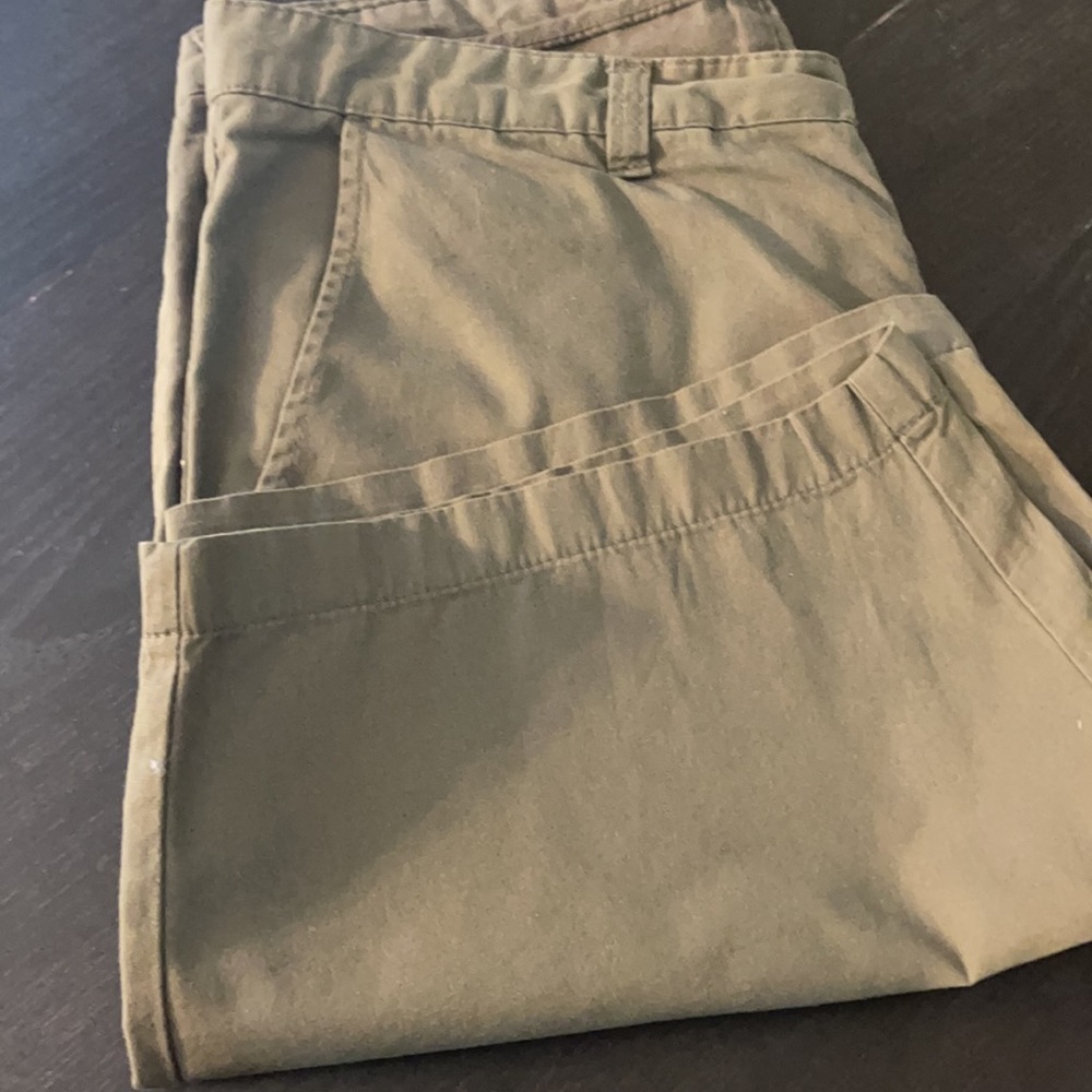 Men Shorts - Picture 2 of 3